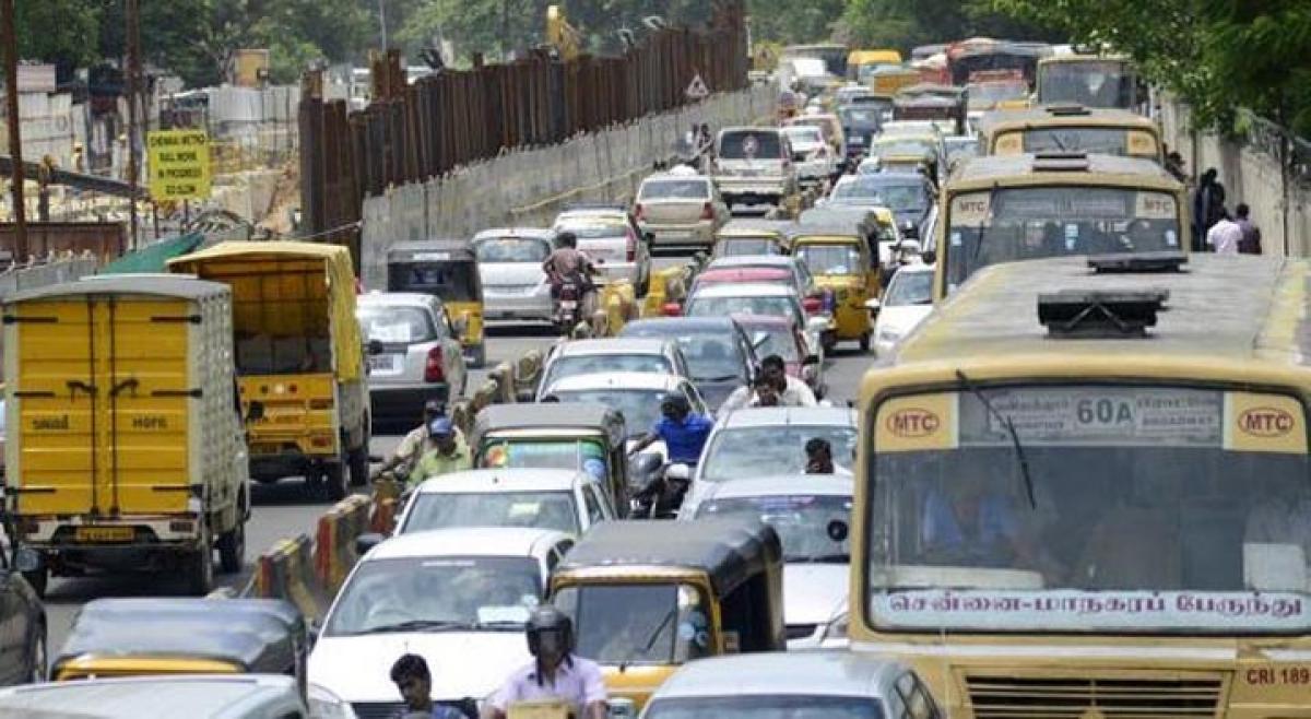Traffic woes in Chennai due to stagnant water on roads